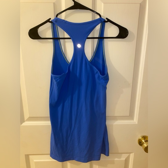 Size 8 lululemon tank top - Picture 2 of 2
